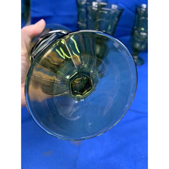 Set Of 4 Vintage Green Glass Goblets With Pedestal Base 6.5" Tall Elegant Drinkw - Picture 6 of 12